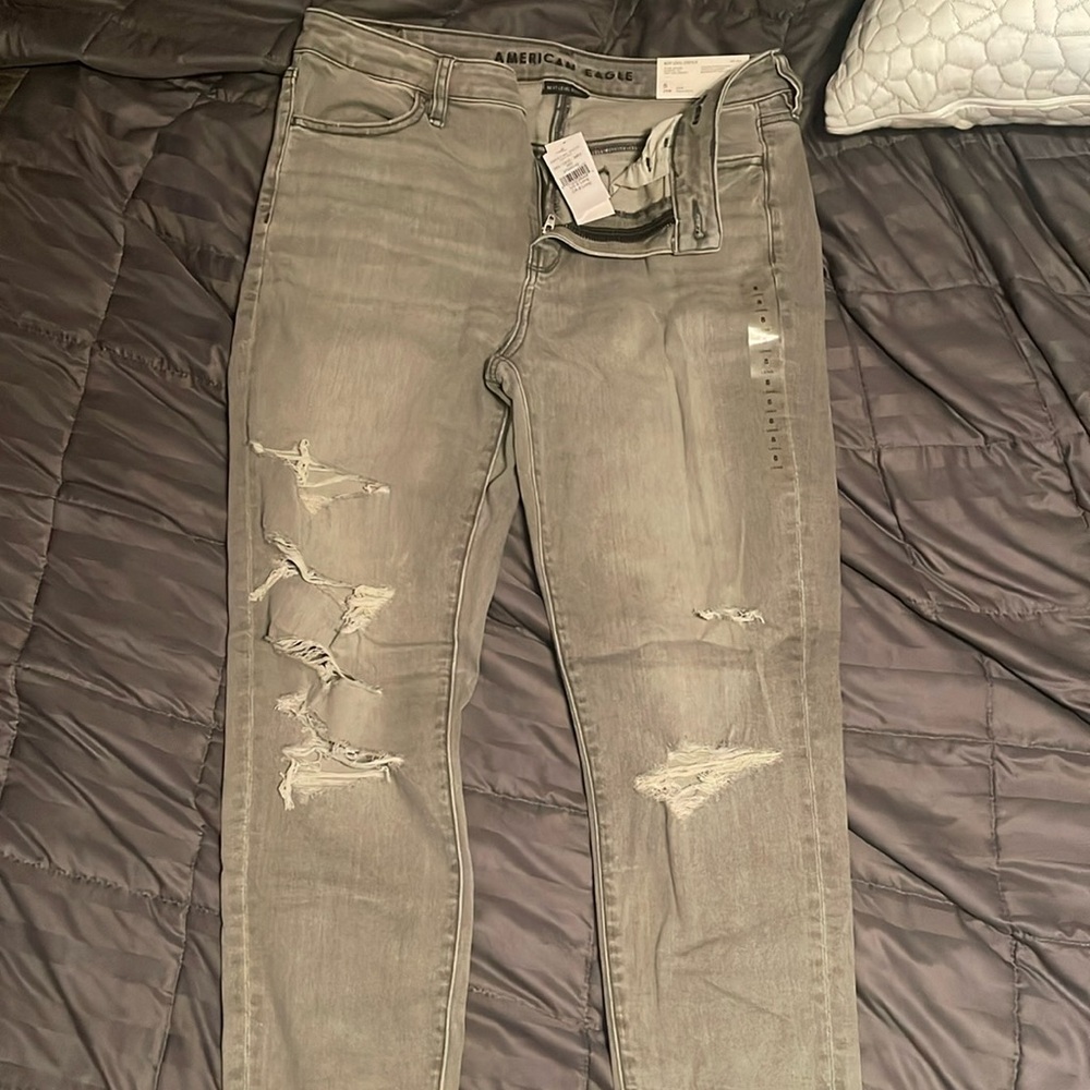 American Eagle women’s jeans never worn 
Size 8 long 29w
Hi rise jegging
